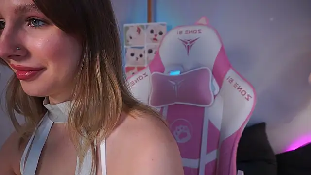 Snapshot of AnnLevine chatting on November 2025 02:16:01 PM AnnLevine online show from November 2025 02:16:01 PM