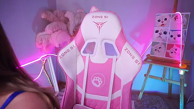 Snapshot of AnnLevine chatting on December 2025 02:04:01 PM AnnLevine online show from December 2025 02:04:01 PM