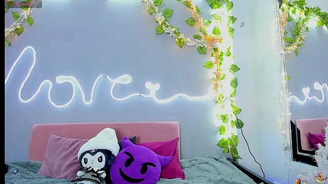 Snapshot of YouliteSllut2 chatting on December 2024 08:36:02 PM YouliteSllut2 online show from December 2024 08:36:02 PM