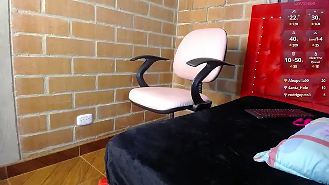 sharol espitia online show from December 2024 11:58:01 PM