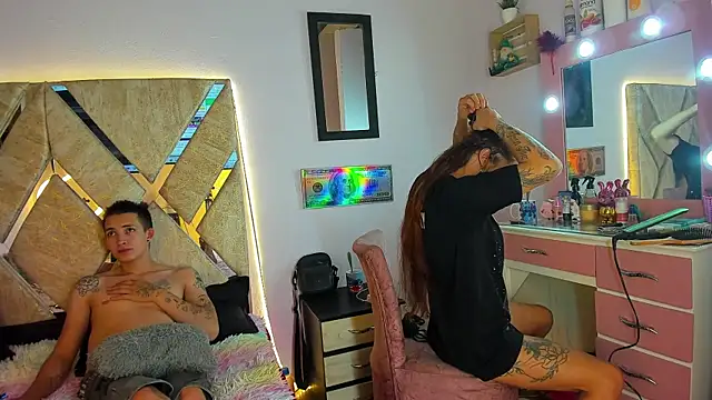 parejacaliente20154 online show from October 2025 11:37:01 PM