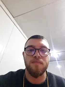 Snapshot of Franso13 chatting on December 2024 09:19:01 PM Franso13 online show from December 2024 09:19:01 PM