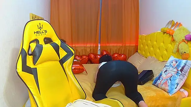 SandraHormas online show from February 2025 01:39:02 PM