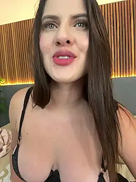 EmiilyAdams  online show from December 2024 09:11:01 PM