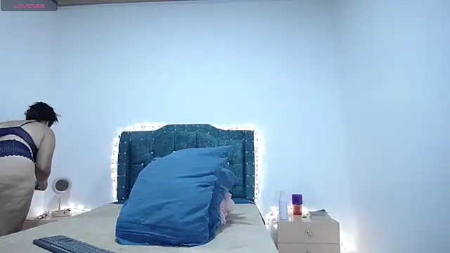 Snapshot of sofiamature01 chatting on December 2024 09:11:01 PM sofiamature01 online show from December 2024 09:11:01 PM