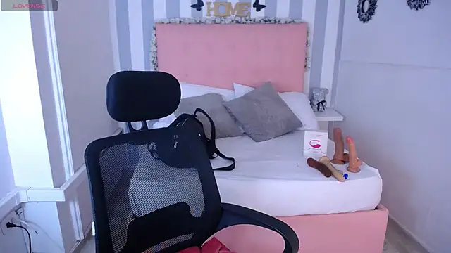 Lunna boobs online show from January 2026 03:45:02 AM