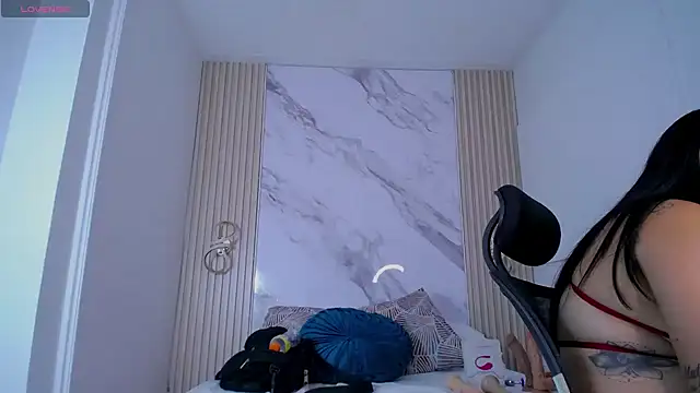 Lunna boobs online show from April 2026 07:45:01 AM