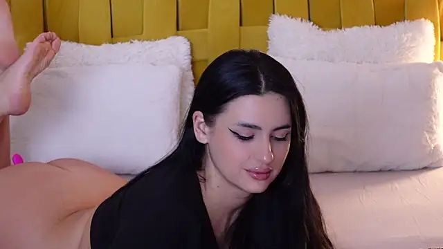 Snapshot of RanyaHermes chatting on December 2025 09:21:01 PM RanyaHermes online show from December 2025 09:21:01 PM