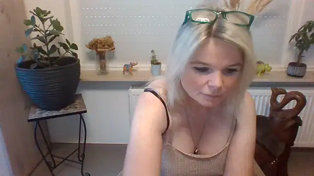 Snapshot of clwm chatting on September 2025 05:51:02 AM clwm online show from September 2025 05:51:02 AM