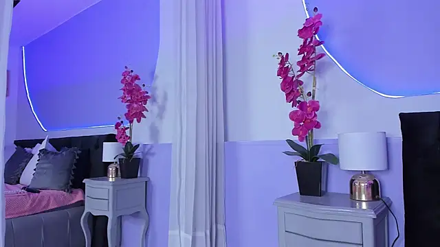 Snapshot of Julieta_Cortes__ chatting on January 2025 02:50:02 PM Julieta Cortes online show from January 2025 02:50:02 PM