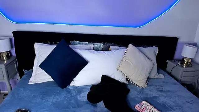 Snapshot of Julieta_Cortes__ chatting on March 2025 12:12:01 PM Julieta Cortes online show from March 2025 12:12:01 PM