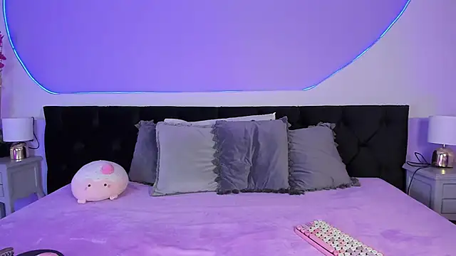 Snapshot of Julieta_Cortes__ chatting on September 2025 07:40:02 PM Julieta Cortes online show from September 2025 07:40:02 PM