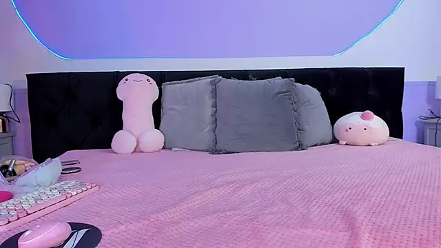 Snapshot of Julieta_Cortes__ chatting on October 2025 12:56:01 PM Julieta Cortes online show from October 2025 12:56:01 PM