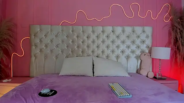 Julieta Cortes   online show from February 2026 11:58:02 AM