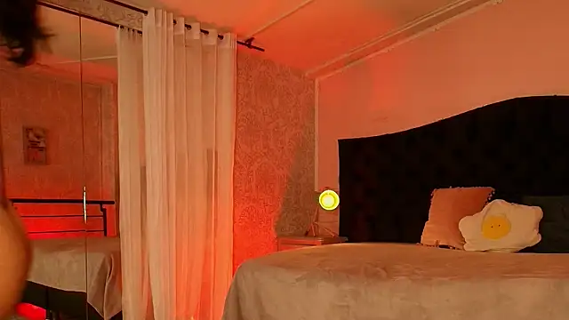 Julieta Cortes   online show from April 2026 12:30:02 PM