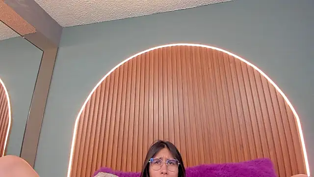 NayeCloud online show from February 2026 06:22:01 AM