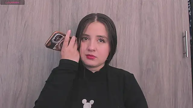 Sabrina Lennox online show from May 2026 02:18:01 AM