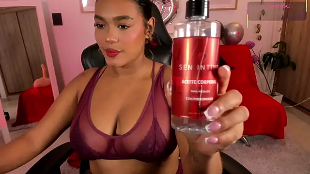 aleja montiel   online show from April 2026 01:23:01 PM