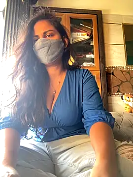 HaaniKaur online show from November 2025 07:32:01 AM