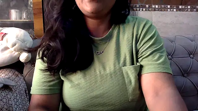Snapshot of HaaniKaur chatting on April 2026 07:42:01 AM HaaniKaur online show from April 2026 07:42:01 AM
