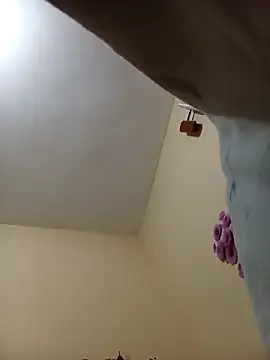 sexxylucia online show from April 2026 05:21:02 PM