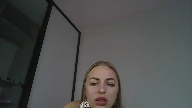 Kristina diamond online show from January 2025 01:47:01 PM
