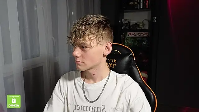 Keytaro online show from November 2025 10:32:01 PM