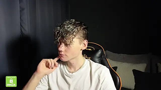 Keytaro online show from December 2025 10:50:01 PM