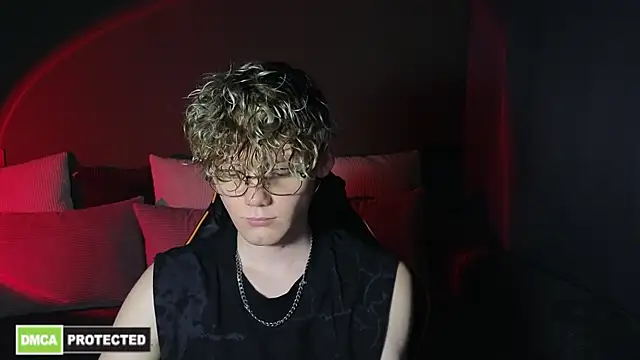 Keytaro online show from March 2026 01:33:01 PM