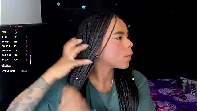 Snapshot of Marce_22 chatting on January 2026 11:43:02 PM Marce 22 online show from January 2026 11:43:02 PM