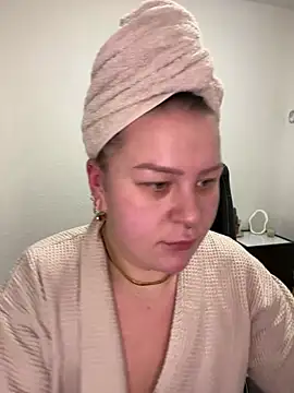 Snapshot of Fancy-Francy chatting on January 2025 04:22:02 PM Fancy-Francy online show from January 2025 04:22:02 PM