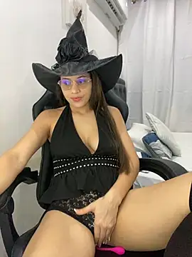 Snapshot of Belissa_miller chatting on October 2025 07:04:02 PM Belissa miller online show from October 2025 07:04:02 PM