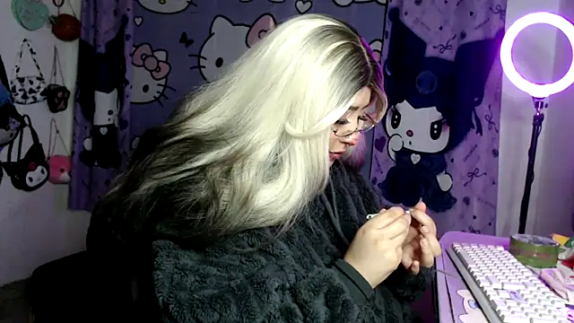 lussyevans24 online show from April 2026 01:37:02 AM