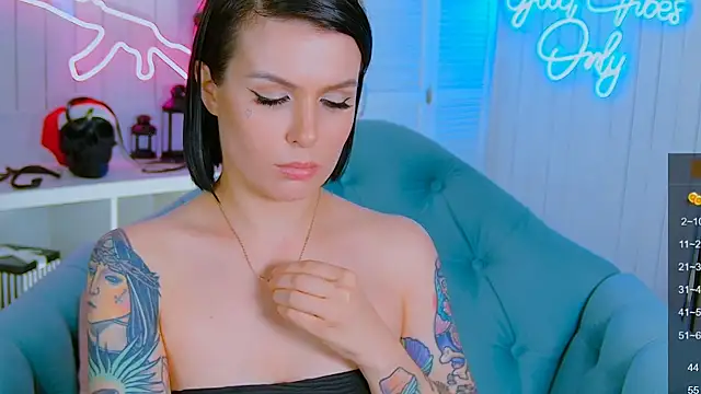 Snapshot of My_toys_pink chatting on January 2025 11:10:02 PM My toys pink online show from January 2025 11:10:02 PM