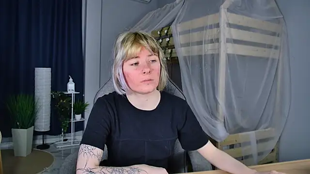LexiWenford online show from May 2026 02:29:02 AM
