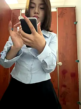 Snapshot of Asia-Melody chatting on October 2025 03:45:01 AM Asia-Melody online show from October 2025 03:45:01 AM