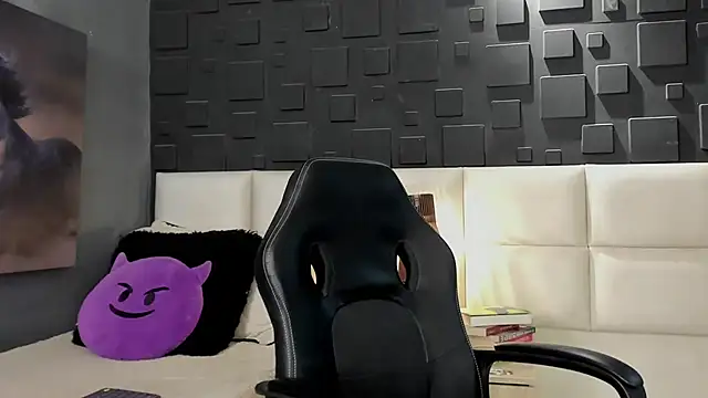 DannSaenz online show from February 2025 09:22:01 PM