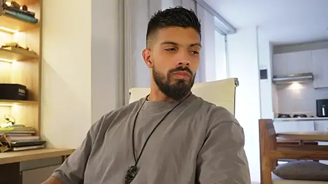 DannSaenz online show from November 2025 09:14:01 PM