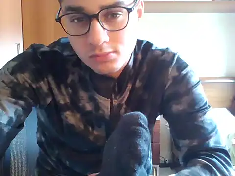 Eggsyapel online show from November 2025 03:11:01 PM