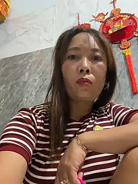 Snapshot of Linaannn chatting on July 2026 12:44:01 PM Linaannn online show from July 2026 12:44:01 PM