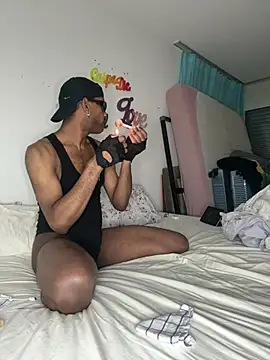 Snapshot of esteraulxxx chatting on December 2024 02:15:01 AM esteraulxxx online show from December 2024 02:15:01 AM