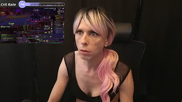 Snapshot of april_show_her chatting on September 2025 04:40:02 PM april show her online show from September 2025 04:40:02 PM