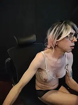 Snapshot of april_show_her chatting on January 2026 03:16:02 PM april show her online show from January 2026 03:16:02 PM