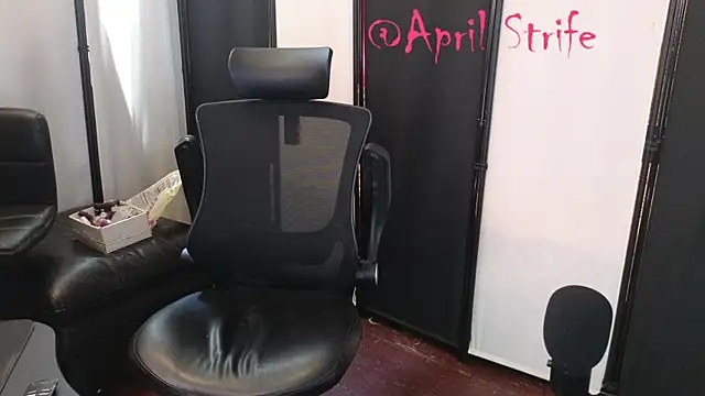 Snapshot of april_show_her chatting on July 2026 03:21:02 PM april show her online show from July 2026 03:21:02 PM