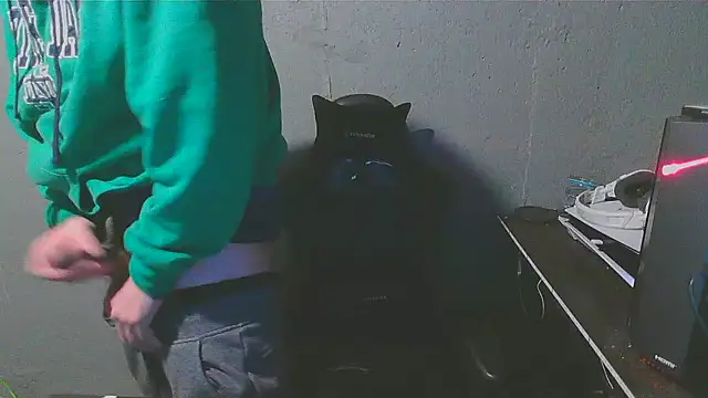 Snapshot of Superoz77 chatting on January 2025 05:03:01 AM Superoz77 online show from January 2025 05:03:01 AM