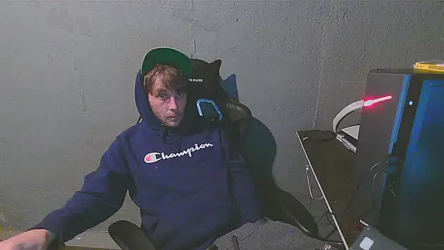 Snapshot of Superoz77 chatting on February 2025 05:18:02 AM Superoz77 online show from February 2025 05:18:02 AM