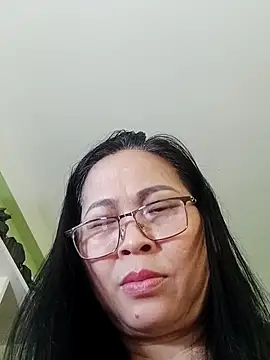 Snapshot of Hangem111 chatting on April 2026 05:03:02 AM Hangem111 online show from April 2026 05:03:02 AM