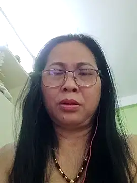 Snapshot of Hangem111 chatting on May 2026 06:09:02 AM Hangem111 online show from May 2026 06:09:02 AM