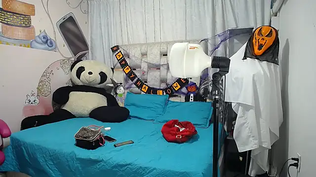 Snapshot of EMMA_SWEETT1 chatting on October 2025 01:12:02 PM EMMA SWEETT1 online show from October 2025 01:12:02 PM