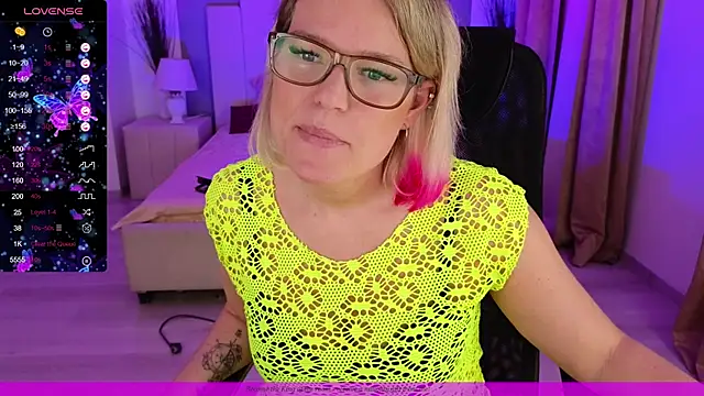 EVAshinyGIRL online show from December 2024 10:49:01 AM